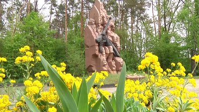 На місці розстрілів полонених концтабору у Житомирі і досі знаходять братські захоронення На місці розстрілів полонених концтабору у Житомирі і досі знаходять братські захоронення