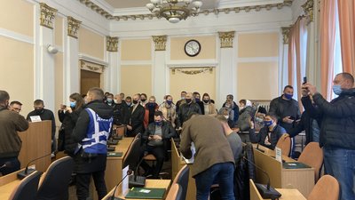 У Полтаві жителі багатоповерхівки влаштували пікет У Полтаві жителі багатоповерхівки влаштували пікет