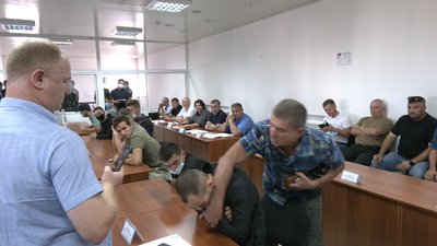 Недовіра секретарю й невідомі у залі: що кажуть сторони про сесію у Костополі на Рівненщині Недовіра секретарю й невідомі у залі: що кажуть сторони про сесію у Костополі на Рівненщині