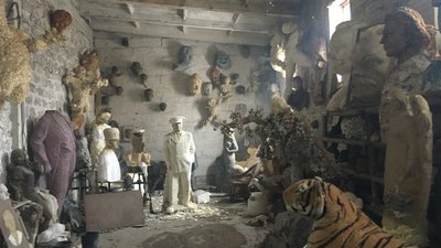 Скульптор з Житомирщини робить фігури з пінопласту за власною технологією Скульптор з Житомирщини робить фігури з пінопласту за власною технологією