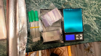 Отримували до 15 тисяч гривень прибутку на день: на Чернігівщині затримали групу наркоторговців Отримували до 15 тисяч гривень прибутку на день: на Чернігівщині затримали групу наркоторговців