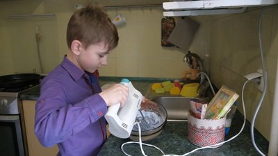 "Поки відпустили додому перепочити". Як готували великодні гостинці для військової частини "Поки відпустили додому перепочити". Як готували великодні гостинці для військової частини
