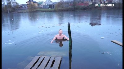 При мінусовій температурі ходить у футболці: як вінничанин Андрій Козак