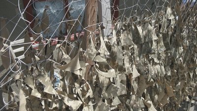 90-річний Сергій Вознюк з Вінниччини плете маскувальні сітки для захисників України 90-річний Сергій Вознюк з Вінниччини плете маскувальні сітки для захисників України