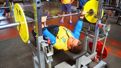 “Напрацьовуємо техніку”: вінницькі пауерліфтери готують до чемпіонату Європи