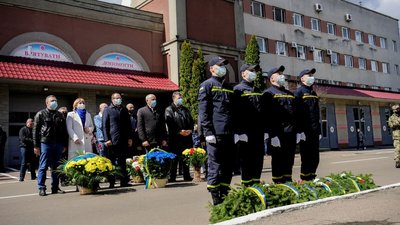 У Житомирі вшанували пам'ять загиблих ліквідаторів аварії на Чорнобильській АЕС У Житомирі вшанували пам'ять загиблих ліквідаторів аварії на Чорнобильській АЕС