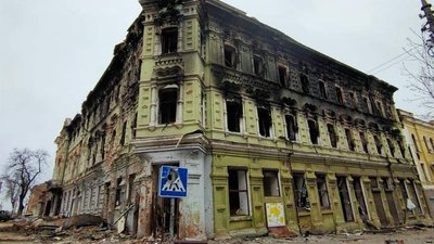 Російські військові обстріляли маріупольський ПК "Молодіжний"