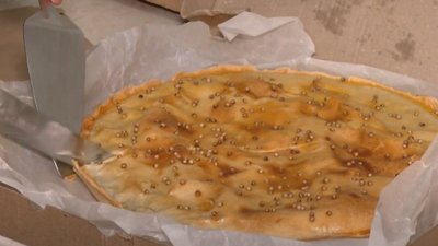 Випікають пироги та готують каву: переселенці з Київщини відкрили у Львові кав’ярню Випікають пироги та готують каву: переселенці з Київщини відкрили у Львові кав’ярню