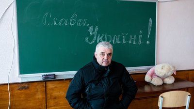 Вчителів, відсторонених через відсутність вакцинації, поновлять на час воєнного стану — омбудсман