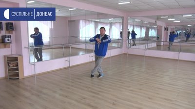 55 років працює вчителем фізкультури. Микола Соколов