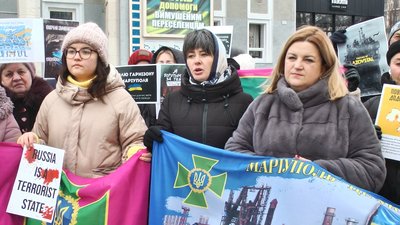 Акція "Поверніть героїв додому" у Хмельницькому відбувається щоп'ятниці. Акція "Поверніть героїв додому" у Хмельницькому відбувається щоп'ятниці.