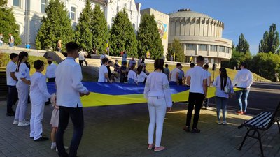 Урочистості до Дня прапора у Сумах (ФОТОРЕПОРТАЖ) Урочистості до Дня прапора у Сумах (ФОТОРЕПОРТАЖ)