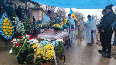 На Закарпатті попрощалися із захисником Олександром Компанійцем На Закарпатті попрощалися із захисником Олександром Компанійцем