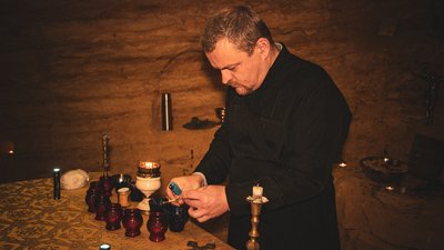 За мир та перемогу: в одеських катакомбах провели підземне богослужіння За мир та перемогу: в одеських катакомбах провели підземне богослужіння