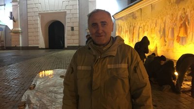 У Києві запалили 244 лампадки в пам'ять про оборону Донецького аеропорту У Києві запалили 244 лампадки в пам'ять про оборону Донецького аеропорту