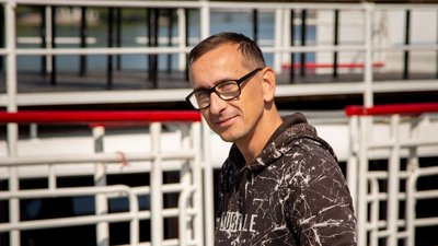 Нічний Тернопіль без вуличного світла: фотограф зробив знімки міста під місячним сяйвом Нічний Тернопіль без вуличного світла: фотограф зробив знімки міста під місячним сяйвом
