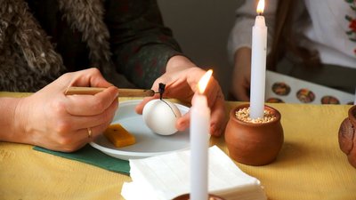 У Вінниці проводять безкоштовні майстер-класи з писанкарства У Вінниці проводять безкоштовні майстер-класи з писанкарства