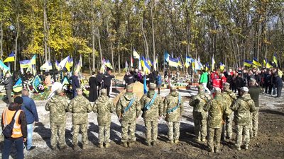 Загинули на Донеччині. У Кропивницькому попрощалися з двома військовими Загинули на Донеччині. У Кропивницькому попрощалися з двома військовими
