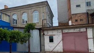 До 127-річної синагоги самовільно прибудував склад – у Бердичеві повідомили про підозру директору ГО
