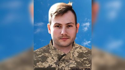 У Чернівцях прощаються з полеглим на війні військовим