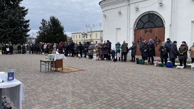 Як віряни святкували Водохреще у Свято-Успенському соборі Полтави Як віряни святкували Водохреще у Свято-Успенському соборі Полтави