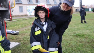 Рятувальники Київщини провели відкритий урок для дітей Рятувальники Київщини провели відкритий урок для дітей