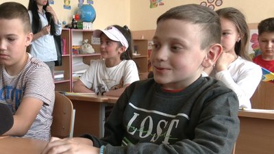 Вдячні за дитинство. На Франківщині військові зустрілися з учнями Лисецького ліцею Вдячні за дитинство. На Франківщині військові зустрілися з учнями Лисецького ліцею