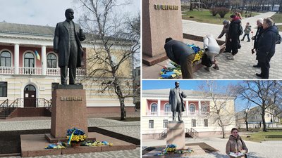 Ювілей Кобзаря. Біля пам'ятника Шевченку у Кропивницькому містяни читали його вірші Ювілей Кобзаря. Біля пам'ятника Шевченку у Кропивницькому містяни читали його вірші