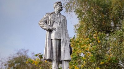 На Тернопільщині демонтували пам’ятник Максима Горького На Тернопільщині демонтували пам’ятник Максима Горького