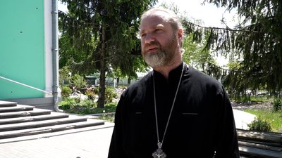 Ходити виключно доріжками та нікуди не звертати: у Чернігові відкрили кладовище "Яцево" Ходити виключно доріжками та нікуди не звертати: у Чернігові відкрили кладовище "Яцево"