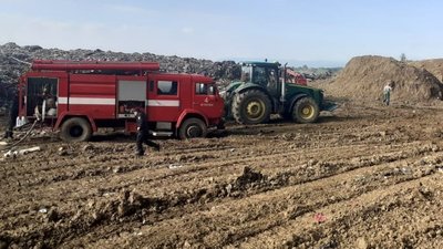 На Івано-Франківщині у селі Скобичівка зайнялося сміттєзвалище