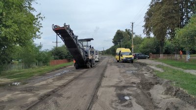 На Волині розпочався ремонт 11 кілометрів "найгіршої дороги" На Волині розпочався ремонт 11 кілометрів "найгіршої дороги"