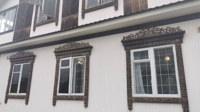 У Чернігові проводять обшуки і затримання у реабілітаційному центрі для алко та наркозалежних У Чернігові проводять обшуки і затримання у реабілітаційному центрі для алко та наркозалежних