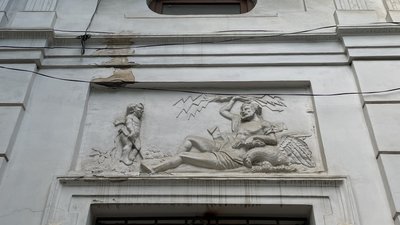 Грецькі боги та купідони. Історії чернівецьких будинків із скульптурами та барельєфами