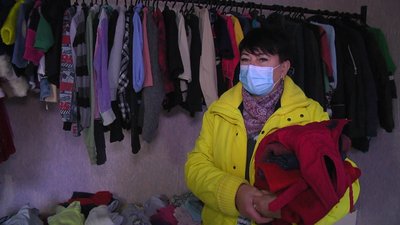 Взяти речі можуть усі охочі: на Донеччині працює крамниця безкоштовних речей Взяти речі можуть усі охочі: на Донеччині працює крамниця безкоштовних речей