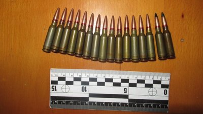 Роменські поліцейські вилучили незаконну зброю у місцевого жителя