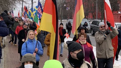 У Києві іноземці влаштували Міжнародний марш єдності за Україну У Києві іноземці влаштували Міжнародний марш єдності за Україну