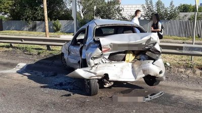 Водій міг бути напідпитку: подробиці зіткнення чотирьох авто під Харковом Водій міг бути напідпитку: подробиці зіткнення чотирьох авто під Харковом