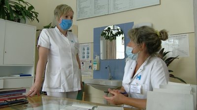 Одні чоботи на 4 роки: медсестра з Волині розповіла, як живе на "мінімалку" Одні чоботи на 4 роки: медсестра з Волині розповіла, як живе на "мінімалку"