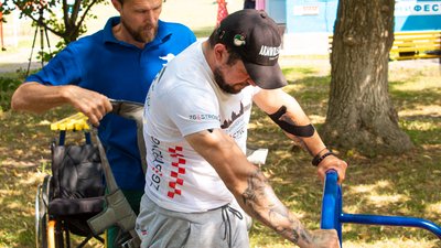 "Ма, я буду стрибати": харківський параспортсмен здійснив дитячу мрію "Ма, я буду стрибати": харківський параспортсмен здійснив дитячу мрію