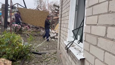 «Почула крик сусідки на вулиці, що півбудинка нашого немає»: очевидці авіаобстрілу РФ по Запоріжжю 10 жовтня «Почула крик сусідки на вулиці, що півбудинка нашого немає»: очевидці авіаобстрілу РФ по Запоріжжю 10 жовтня