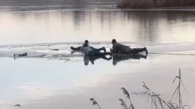 Трьох чоловіків, які допомагали рятувати рибалку у Харкові, відзначать грамотами Трьох чоловіків, які допомагали рятувати рибалку у Харкові, відзначать грамотами