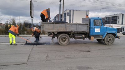 Ямковий ремонт у Луцьку: які дороги відремонтують