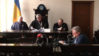 У храмі на Довженка у Франківську продовжують служити попи УПЦ МП. Віряни подали до суду У храмі на Довженка у Франківську продовжують служити попи УПЦ МП. Віряни подали до суду