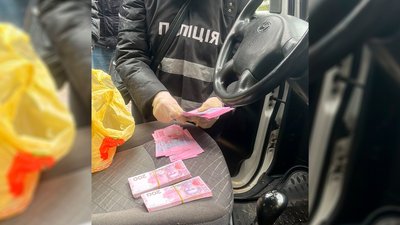 Вилучили близько 3 тонн тютюну: на Чернігівщині виявили підпільне виробництво Вилучили близько 3 тонн тютюну: на Чернігівщині виявили підпільне виробництво