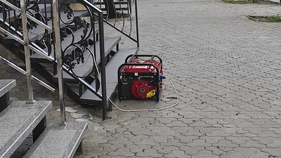 генератор, тротуар