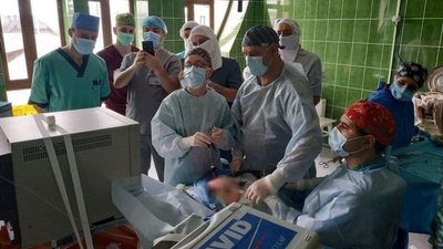 Сашко та Софійка з Міста добра. До двох дітей з Чернівців приїхали лікарі з Києва, аби прооперувати
