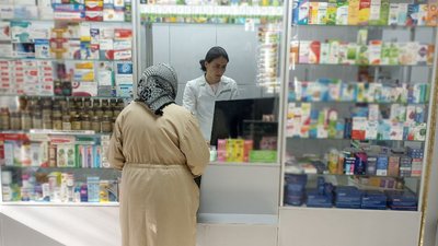 Люди почали купувати ліки за рецептами, які діють 90 днів Люди почали купувати ліки за рецептами, які діють 90 днів