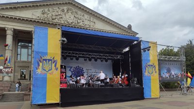 У Тернополі на шести локаціях одночасно виконували "Мелодію" Мирослава Скорика