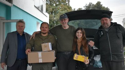 Волонтери з Німеччини привезли гуманітарку Конотопській громаді Волонтери з Німеччини привезли гуманітарку Конотопській громаді
